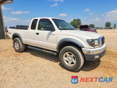 Czwarte zdjęcie samochodu z boku: 2004 TOYOTA TACOMA XTRACAB VIN:5TEWN72NX4Z412428 - miniatura