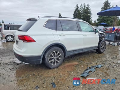 Trzecie zdjęcie samochodu z tyłu: 2021 VOLKSWAGEN TIGUAN SE VIN:3VV3B7AXXMM017971 - miniatura