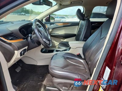 Zdjęcie 7 z 12 samochodu: 2017 LINCOLN MKC SELECT VIN:5LMCJ2D97HUL44503 - miniatura