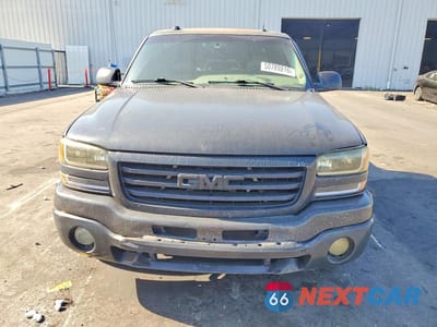 Piąte zdjęcie samochodu w środku: 2004 GMC NEW SIERRA C1500 VIN:1GTEC19T84Z295141 - miniatura