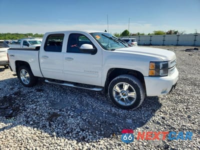Czwarte zdjęcie samochodu z boku: 2013 CHEVROLET SILVERADO K1500 LTZ VIN:3GCPKTE75DG271363 - miniatura