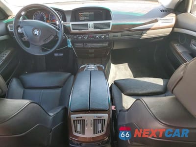 Zdjęcie 8 z 12 samochodu: 2007 BMW 750 VIN:WBAHN83507DT74215 - miniatura