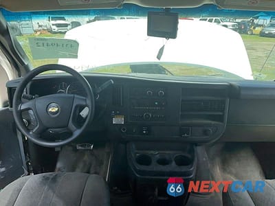 Zdjęcie 9 z 11 samochodu: 2017 CHEV EXPRESS G3500 VIN:1GB0GRFF4H1333789 - miniatura