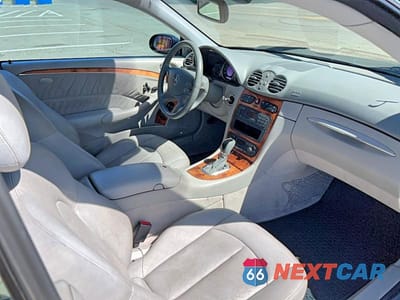 Piąte zdjęcie samochodu w środku: 2003 MERCEDES-BENZ CLK 500 VIN:WDBTJ75J93F056586 - miniatura