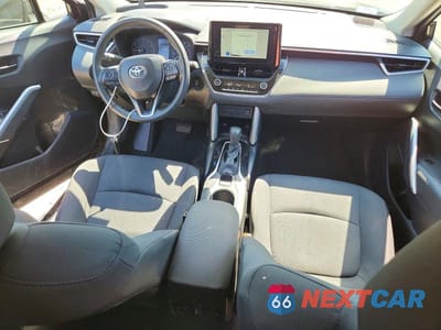 Zdjęcie 8 z 13 samochodu: 2024 TOYOTA COROLLA CROSS LE VIN:7MUCAABG5RV112318 - miniatura