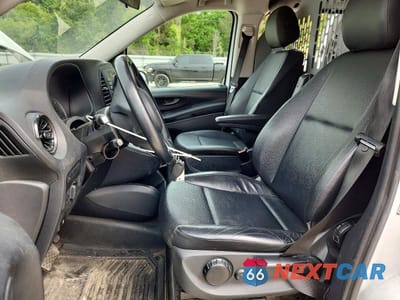 Zdjęcie 7 z 13 samochodu: 2021 MERCEDES-BENZ METRIS VIN:W1YV0CEY1M3908642 - miniatura