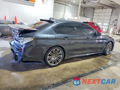 Trzecie zdjęcie samochodu z tyłu: 2019 BMW M550XI VIN:WBAJB9C50KB287502 - miniatura