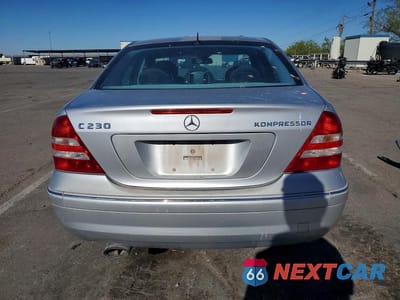 Zdjęcie 6 z 11 samochodu: 2005 MERCEDES-BENZ C 230K SPORT SEDAN VIN:WDBRF40J05F681043 - miniatura