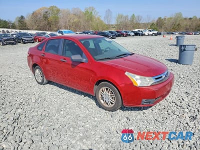 Czwarte zdjęcie samochodu z boku: 2011 FORD FOCUS SE VIN:1FAHP3FN7BW115669 - miniatura