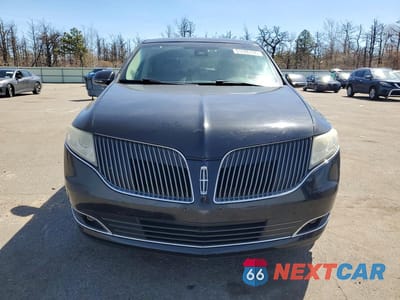 Piąte zdjęcie samochodu w środku: 2013 LINCOLN MKT VIN:2LMHJ5FK8DBL54018 - miniatura