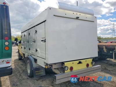 Drugie zdjęcie samochodu z przodu: 2019 FORD ECONOLINE E450 SUPER DUTY CUTAWAY VAN VIN:1FDXE4FS1KDC52265 - miniatura