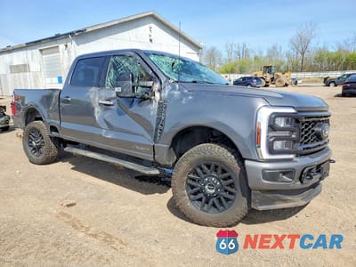 Czwarte zdjęcie samochodu z boku: 2024 FORD F250 CREW VIN:1FT8W2BT3REE68941 - miniatura