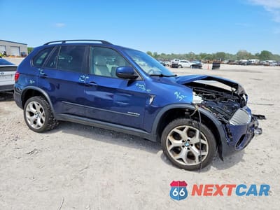 Czwarte zdjęcie samochodu z boku: 2013 BMW X5 XDRIVE35D VIN:5UXZW0C52D0B94664 - miniatura