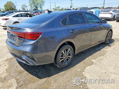 Trzecie zdjęcie samochodu z tyłu: 2023 KIA FORTE LXS VIN:3KPF24AD8PE603874 - miniatura