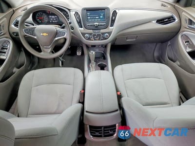 Zdjęcie 8 z 13 samochodu: 2017 CHEVROLET MALIBU LT VIN:1G1ZE5ST7HF131652 - miniatura