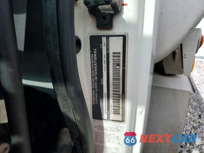 Zdjęcie 10 z 10 samochodu: 2004 INTERNATIONAL 4400 FUEL / LUBE TRUCK VIN:1HTMKAAN94H655697 - miniatura