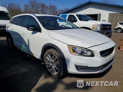 Czwarte zdjęcie samochodu z boku: 2015 VOLVO V60 CROSS COUNTRY PREMIER VIN:YV4612HK1F1000646 - miniatura
