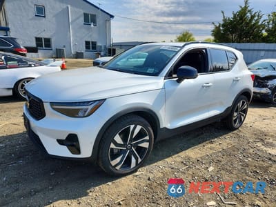 2024 VOLVO XC40 PLUS YV4L12UL4R2223876 - główne zdjęcie licytacji z USA - miniatura