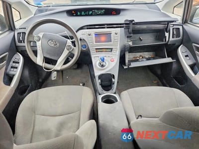 Zdjęcie 8 z 12 samochodu: 2014 TOYOTA PRIUS TWO VIN:JTDKN3DU0E1742232 - miniatura