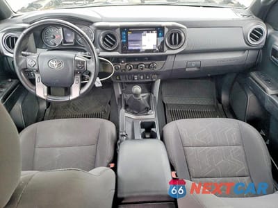 Zdjęcie 8 z 12 samochodu: 2018 TOYOTA TACOMA SR V6 VIN:5TFCZ5ANXJX130421 - miniatura