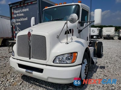 Zdjęcie 9 z 10 samochodu: 2015 KENWORTH T330 SEMI TRUCK VIN:2XKHAJ7X8FM462735 - miniatura