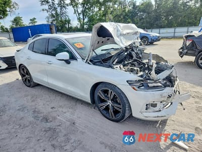 Czwarte zdjęcie samochodu z boku: 2020 VOLVO S60 T5 INSCRIPTION VIN:7JR102FLXLG064545 - miniatura