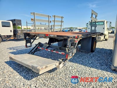 Trzecie zdjęcie samochodu z tyłu: 2015 FREIGHTLINER M2 106 MED - SEMI TRUCK VIN:3ALACWDT2FDGF5301 - miniatura