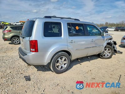 Trzecie zdjęcie samochodu z tyłu: 2011 HONDA PILOT TOURING VIN:5FNYF4H9XBB032454 - miniatura