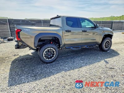 Trzecie zdjęcie samochodu z tyłu: 2025 TOYOTA TACOMA TRD OFF-ROAD HV VIN:3TYLC5LN4ST050350 - miniatura