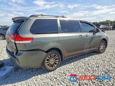 Trzecie zdjęcie samochodu z tyłu: 2014 TOYOTA SIENNA XLE 8-PASSENGER VIN:5TDYK3DC9ES430438 - miniatura
