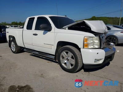 Czwarte zdjęcie samochodu z boku: 2008 CHEVROLET SILVERADO K1500 VIN:1GCEK19068Z292138 - miniatura