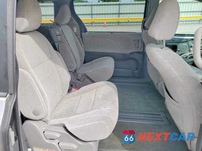 Zdjęcie 11 z 14 samochodu: 2017 TOYOTA SIENNA LE VIN:5TDKZ3DC0HS890335 - miniatura