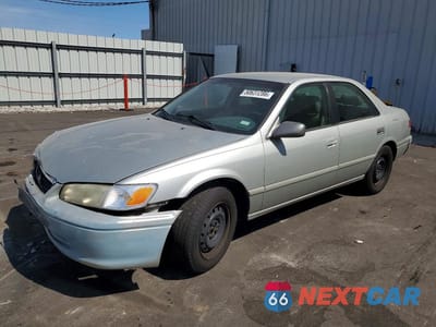 2000 TOYOTA CAMRY 4T1BF28K0YU111026 - główne zdjęcie licytacji z USA - miniatura