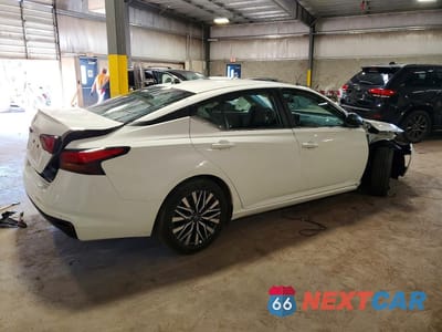 Trzecie zdjęcie samochodu z tyłu: 2026 NISSAN ALTIMA SV VIN:1N4BL4DV0TN313558 - miniatura