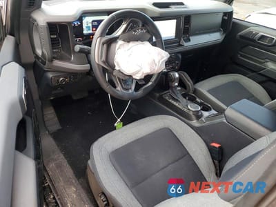 Zdjęcie 8 z 14 samochodu: 2022 FORD BRONCO BASE VIN:1FMDE5AH2NLA72548 - miniatura
