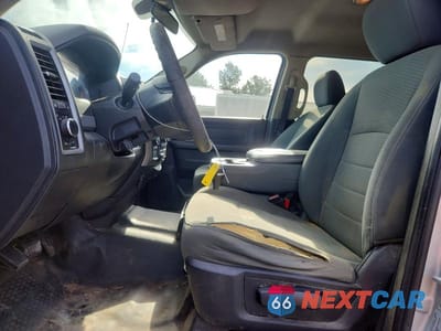 Zdjęcie 7 z 12 samochodu: 2016 RAM 2500 ST VIN:3C6UR5HJ6GG381142 - miniatura