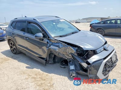 Czwarte zdjęcie samochodu z boku: 2025 VOLKSWAGEN TAOS SEL VIN:3VV4C7B23SM008224 - miniatura