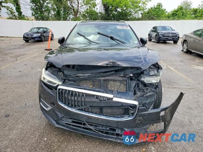 Piąte zdjęcie samochodu w środku: 2018 VOLVO XC60 T6 VIN:LYVA22RLXJB106032 - miniatura