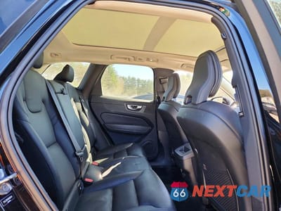 Zdjęcie 11 z 14 samochodu: 2022 VOLVO XC60 B5 MOMENTUM VIN:YV4L12RK6N1988149 - miniatura