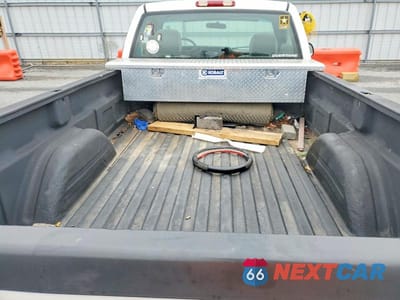 Zdjęcie 10 z 11 samochodu: 2001 GMC NEW SIERRA C1500 VIN:1GTEC14V01E900913 - miniatura