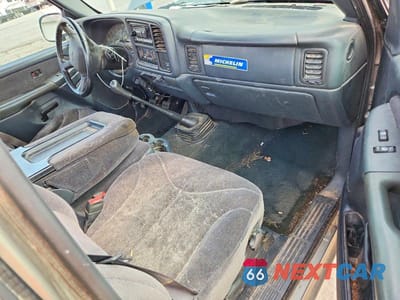 Zdjęcie 8 z 13 samochodu: 2001 GMC NEW SIERRA C2500 VIN:1GTGC24U51Z127452 - miniatura