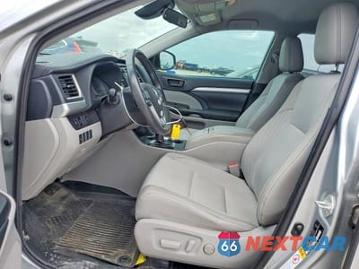 Zdjęcie 7 z 13 samochodu: 2019 TOYOTA HIGHLANDER LE PLUS VIN:5TDZZRFH8KS348336 - miniatura
