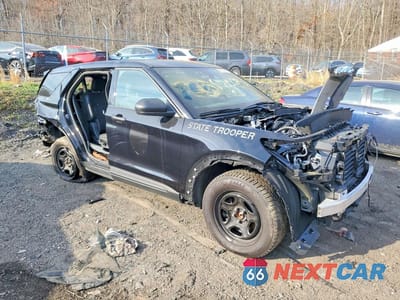 Czwarte zdjęcie samochodu z boku: 2023 FORD EXPLORER POLICE INTERCEPTOR VIN:1FM5K8AB7PGB12063 - miniatura