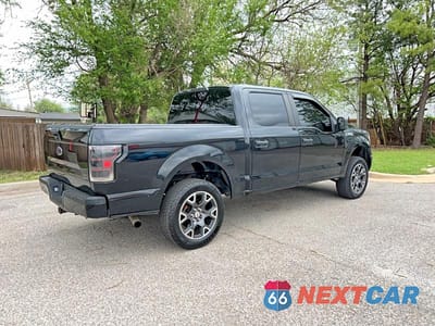 Czwarte zdjęcie samochodu z boku: 2018 FORD F150 SUPERCREW VIN:1FTEW1E54JKF91552 - miniatura