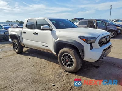 Czwarte zdjęcie samochodu z boku: 2024 TOYOTA TACOMA TRD OFF-ROAD VIN:3TYLB5JN6RT030942 - miniatura