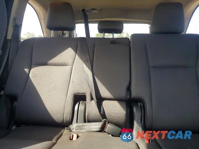 Zdjęcie 10 z 12 samochodu: 2017 TOYOTA HIGHLANDER LE VIN:5TDZARFH9HS027339 - miniatura