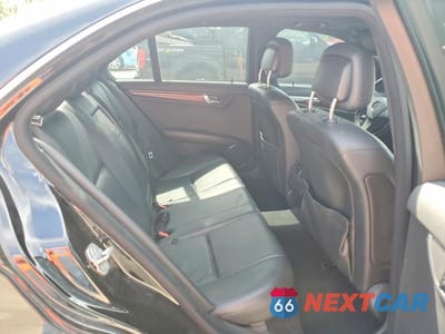 Zdjęcie 10 z 12 samochodu: 2011 MERCEDES-BENZ C 300 4MATIC VIN:WDDGF8BB0BR153041 - miniatura