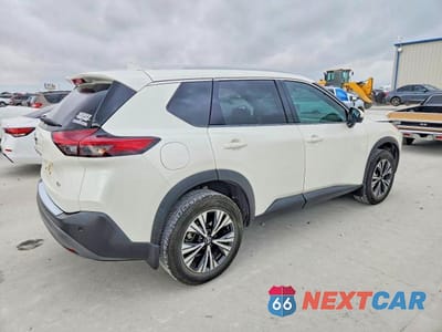 Trzecie zdjęcie samochodu z tyłu: 2021 NISSAN ROGUE SV VIN:5N1AT3BA8MC813038 - miniatura
