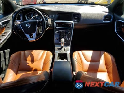 Zdjęcie 8 z 11 samochodu: 2015 VOLVO S60 PREMIER+ VIN:YV149MFC6F1317861 - miniatura