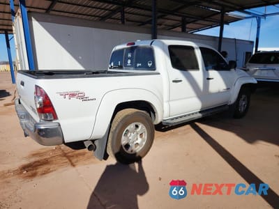 Trzecie zdjęcie samochodu z tyłu: 2010 TOYOTA TACOMA PRERUNNER V6 VIN:3TMJU4GN5AM106458 - miniatura